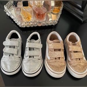 2 pairs of Toddlers vans size 6 sneakers